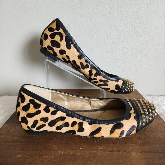 Me Too Leopard Krave with Studded Flats in Gold/Black Women's Size 6M - Picture 2 of 11